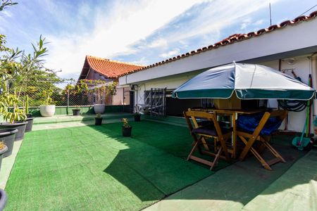 Casa à venda com 358m², 3 quartos e 5 vagas Casa à venda com 358m², 3 quartos e 5 vagasVaranda 2