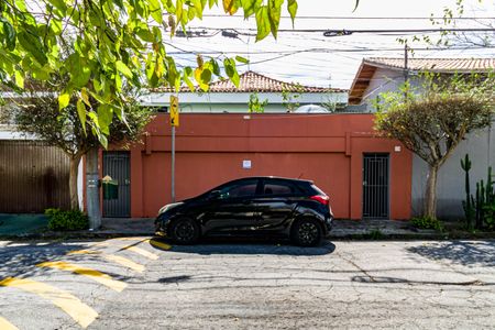 Casa à venda com 358m², 3 quartos e 5 vagas Casa à venda com 358m², 3 quartos e 5 vagasFachada