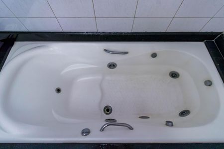 Casa à venda com 358m², 3 quartos e 5 vagas Casa à venda com 358m², 3 quartos e 5 vagasBanheiro da Suíte 2