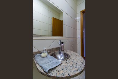 Casa à venda com 358m², 3 quartos e 5 vagas Casa à venda com 358m², 3 quartos e 5 vagasLavabo