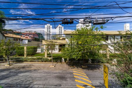 Casa à venda com 358m², 3 quartos e 5 vagas Casa à venda com 358m², 3 quartos e 5 vagasVaranda 2