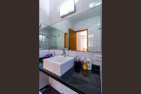 Casa à venda com 358m², 3 quartos e 5 vagas Casa à venda com 358m², 3 quartos e 5 vagasBanheiro da Suíte 2