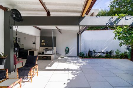 Casa à venda com 358m², 3 quartos e 5 vagas Casa à venda com 358m², 3 quartos e 5 vagasGaragem