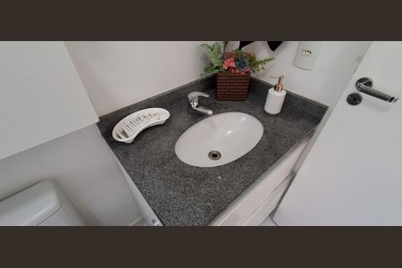 Apartamento à venda com 60m², 2 quartos e 1 vaga Apartamento à venda com 60m², 2 quartos e 1 vagaBanheiro Social