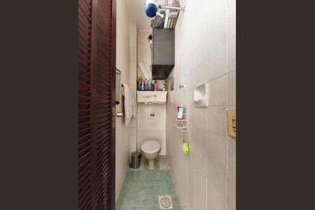 Apartamento à venda com 160m², 4 quartos e sem vaga Apartamento à venda com 160m², 4 quartos e sem vagaBanheiro de serviço