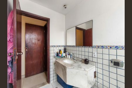 Apartamento à venda com 160m², 4 quartos e sem vaga Apartamento à venda com 160m², 4 quartos e sem vagaBanheiro Corredor