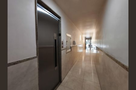 Apartamento à venda com 160m², 4 quartos e sem vaga Apartamento à venda com 160m², 4 quartos e sem vagaFachada e portaria