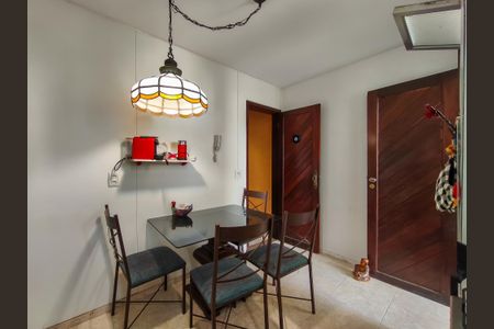 Apartamento à venda com 160m², 4 quartos e sem vaga Apartamento à venda com 160m², 4 quartos e sem vagaCozinha