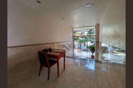 Apartamento à venda com 160m², 4 quartos e sem vaga Apartamento à venda com 160m², 4 quartos e sem vagaFachada e portaria