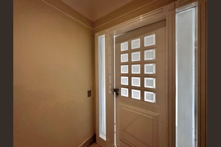 Apartamento à venda com 216m², 3 quartos e 3 vagas Apartamento à venda com 216m², 3 quartos e 3 vagasHall Social Apartamento