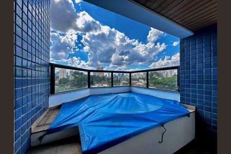 Apartamento à venda com 216m², 3 quartos e 3 vagas Apartamento à venda com 216m², 3 quartos e 3 vagasVaranda
