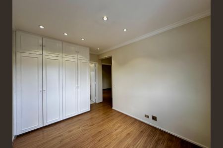 Apartamento à venda com 216m², 3 quartos e 3 vagas Apartamento à venda com 216m², 3 quartos e 3 vagasSuíte 1