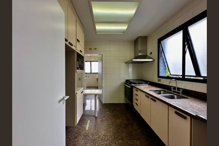 Apartamento à venda com 216m², 3 quartos e 3 vagas Apartamento à venda com 216m², 3 quartos e 3 vagasCozinha
