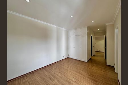 Apartamento à venda com 216m², 3 quartos e 3 vagas Apartamento à venda com 216m², 3 quartos e 3 vagasSuíte 3