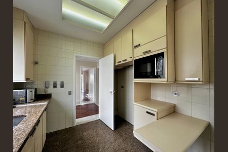 Apartamento à venda com 216m², 3 quartos e 3 vagas Apartamento à venda com 216m², 3 quartos e 3 vagasCozinha