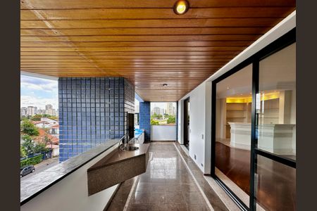 Apartamento à venda com 216m², 3 quartos e 3 vagas Apartamento à venda com 216m², 3 quartos e 3 vagasVaranda