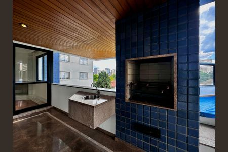 Apartamento à venda com 216m², 3 quartos e 3 vagas Apartamento à venda com 216m², 3 quartos e 3 vagasVaranda