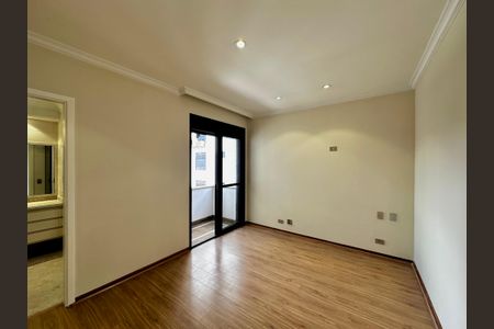 Apartamento à venda com 216m², 3 quartos e 3 vagas Apartamento à venda com 216m², 3 quartos e 3 vagasSuíte 3