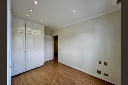 Apartamento à venda com 216m², 3 quartos e 3 vagas Apartamento à venda com 216m², 3 quartos e 3 vagasSuíte 2