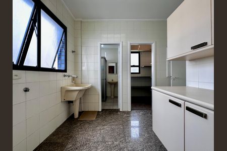 Apartamento à venda com 216m², 3 quartos e 3 vagas Apartamento à venda com 216m², 3 quartos e 3 vagasÁrea de Serviço