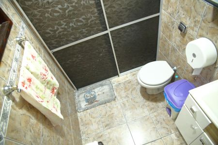 Casa à venda com 173m², 2 quartos e 2 vagasBanheiro Social