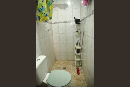 Casa à venda com 173m², 2 quartos e 2 vagasBanheiro da Suíte da edícula