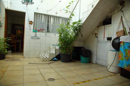 Casa à venda com 173m², 2 quartos e 2 vagasQuintal/Área de Serviço