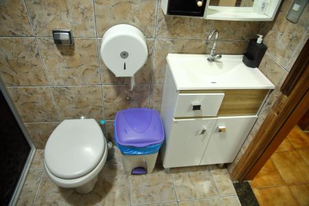 Casa à venda com 173m², 2 quartos e 2 vagasBanheiro Social