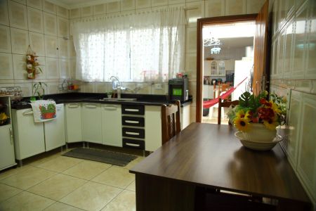 Casa à venda com 173m², 2 quartos e 2 vagasCozinha