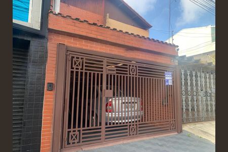 Casa à venda com 173m², 2 quartos e 2 vagasFachada