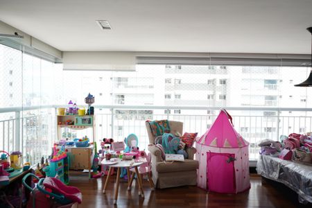 Apartamento à venda com 99m², 3 quartos e 4 vagasvaranda