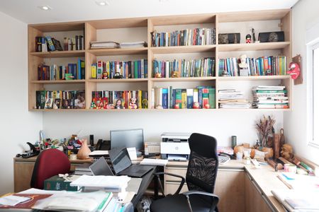 Apartamento à venda com 99m², 3 quartos e 4 vagasEscritório