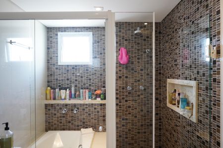 Apartamento à venda com 99m², 3 quartos e 4 vagasBanheiro do Quarto 3