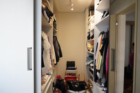 Apartamento à venda com 99m², 3 quartos e 4 vagasCloset