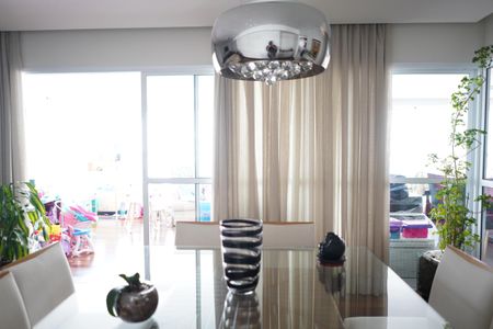 Apartamento à venda com 99m², 3 quartos e 4 vagasSala