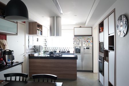 Apartamento à venda com 99m², 3 quartos e 4 vagasCozinha