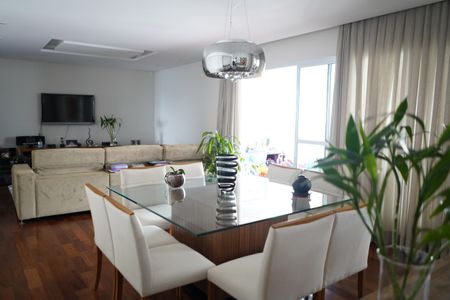 Apartamento à venda com 99m², 3 quartos e 4 vagasSala
