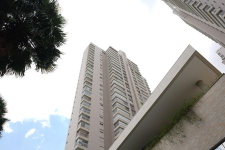 Apartamento à venda com 99m², 3 quartos e 4 vagasFachada