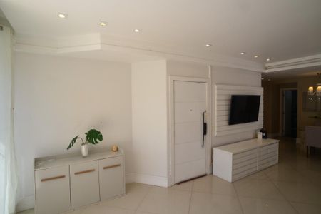 Apartamento à venda com 247m², 4 quartos e 2 vagasSala