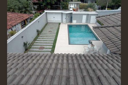 Casa de condomínio à venda com 366m², 5 quartos e 4 vagas