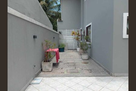 Casa de condomínio à venda com 366m², 5 quartos e 4 vagas