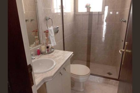 Casa de condomínio à venda com 366m², 5 quartos e 4 vagas