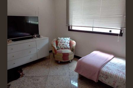 Casa de condomínio à venda com 366m², 5 quartos e 4 vagas