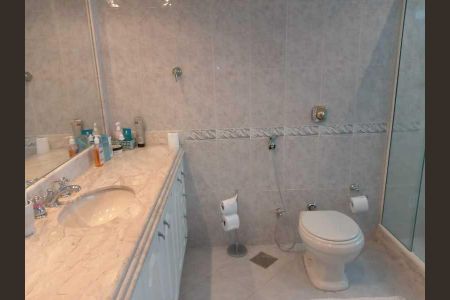 Casa de condomínio à venda com 366m², 5 quartos e 4 vagas