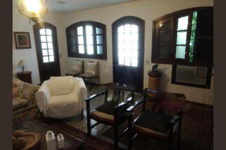 Casa à venda com 338m², 3 quartos e 1 vaga