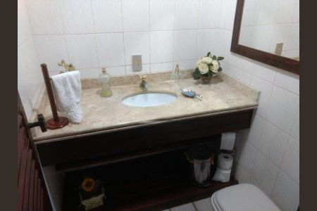 Casa à venda com 338m², 3 quartos e 1 vaga