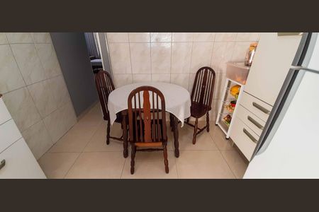 Casa à venda com 221m², 3 quartos e 3 vagasCozinha