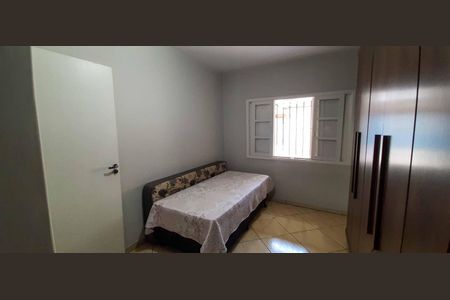 Casa à venda com 221m², 3 quartos e 3 vagasQuarto 2