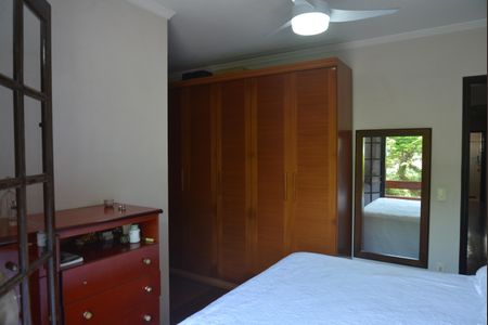 Casa à venda com 153m², 3 quartos e 3 vagasQuarto Suíte