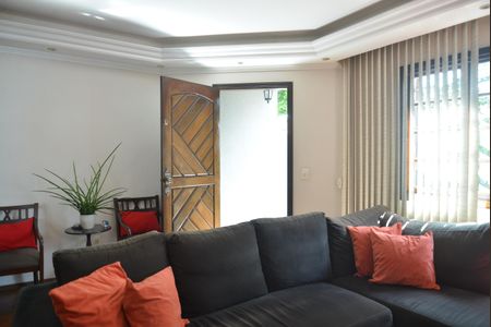 Casa à venda com 153m², 3 quartos e 3 vagasSala